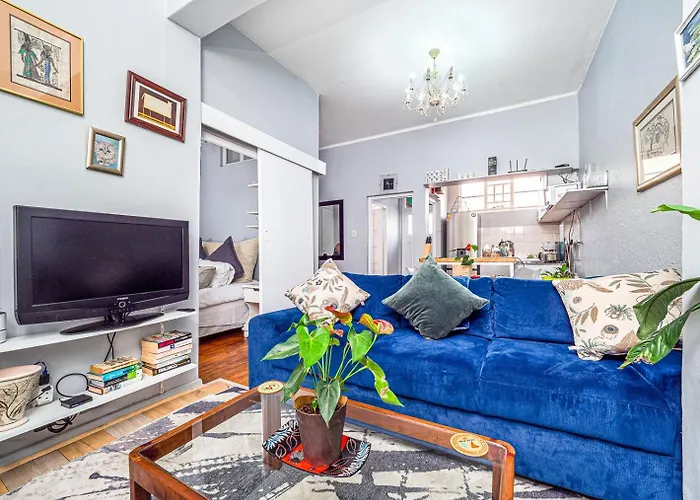 Cosy Victorian Style Full Apartment