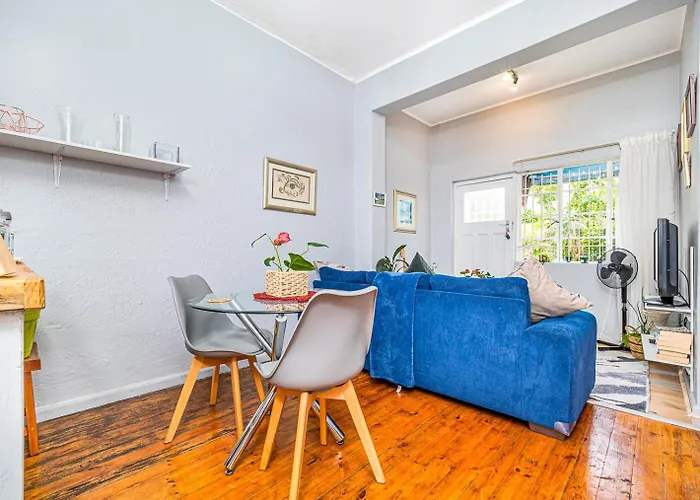 Cosy Victorian Style Full Apartment