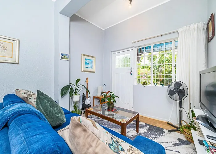 Cosy Victorian Style Full Apartment
